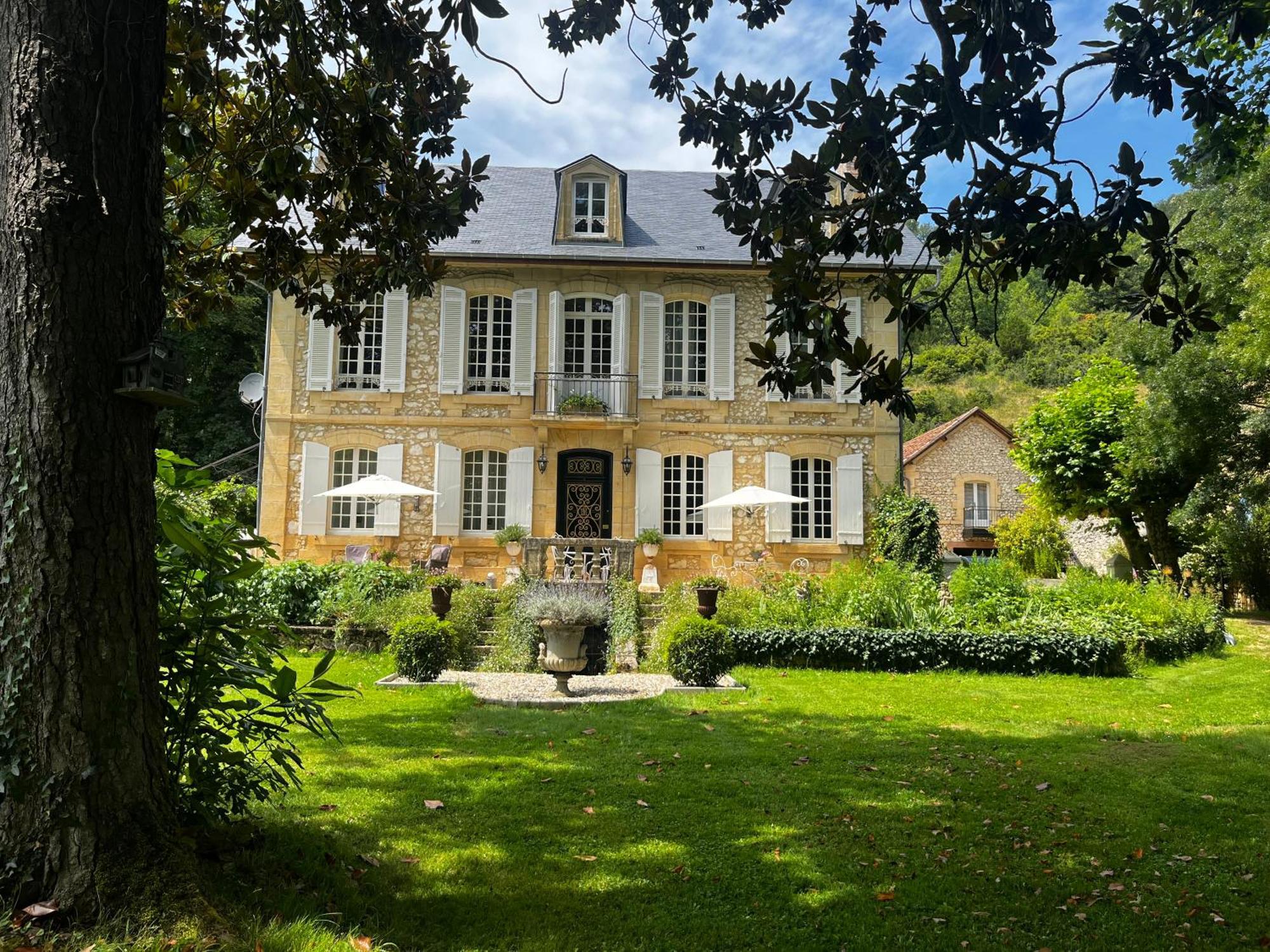Le Bouquet Bleu Bed And Breakfast Siorac-en-Perigord Exterior photo